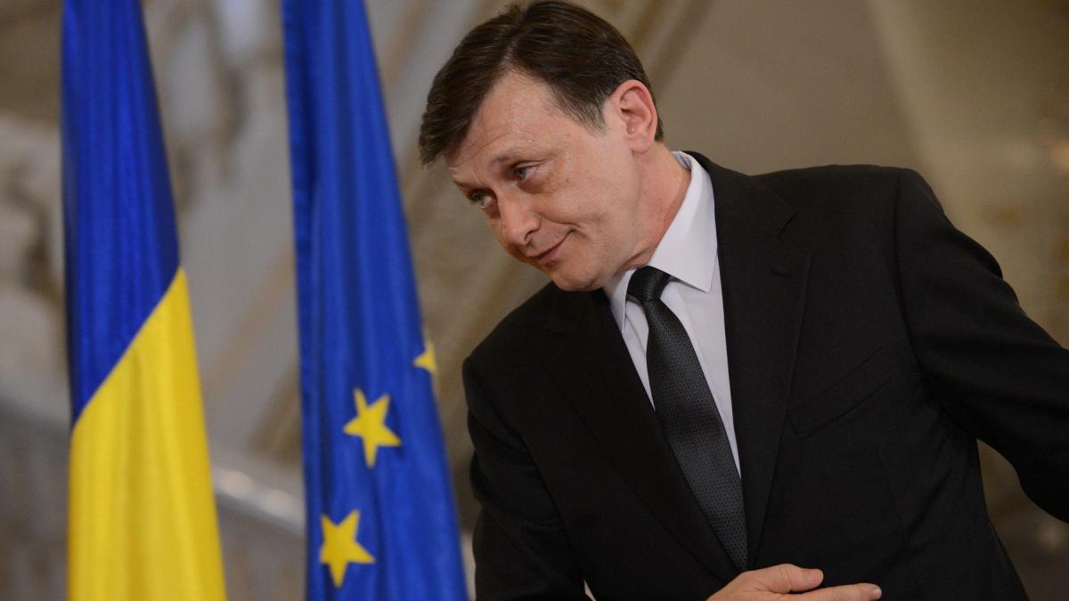 Crin Antonescu stringe semnaturi pentru prezidentiale lansand siteul
