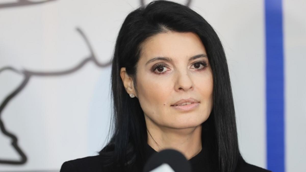 Lavinia Sandru campanie inedita pentru prezidentiale Caravana Romania Reala pe bicicleta si pe jos