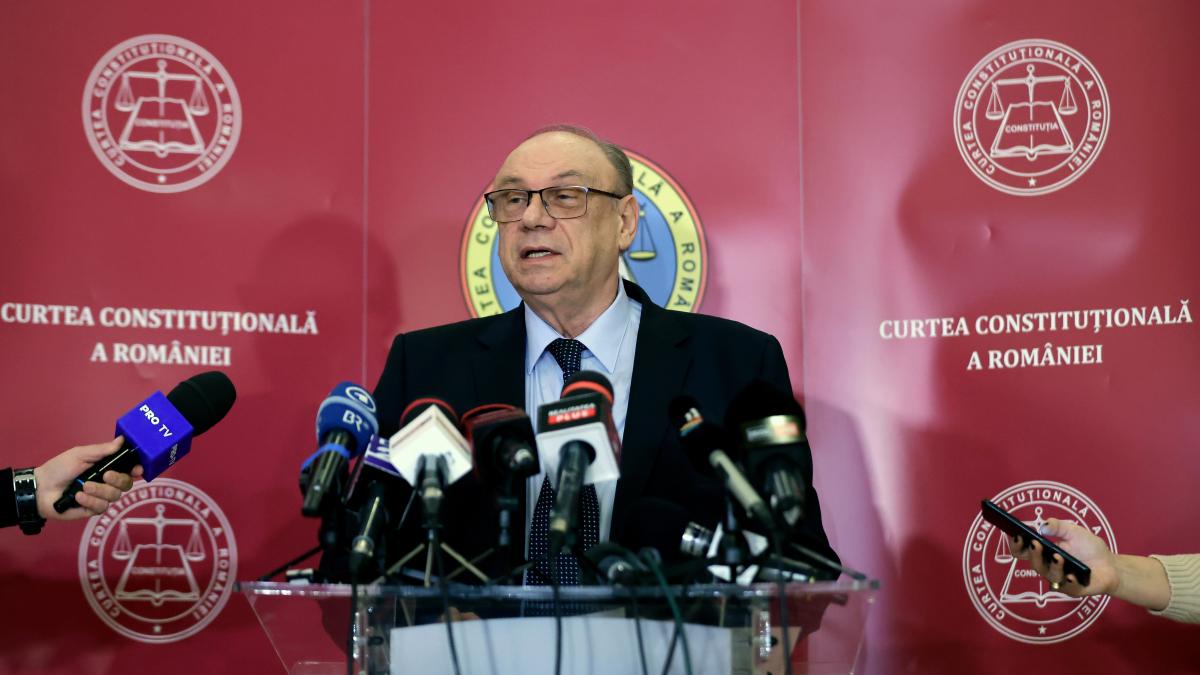 Presedintele CCR Excluderea partidelor si incalcarea libertatilor caracterizeaza regimurile totalitare