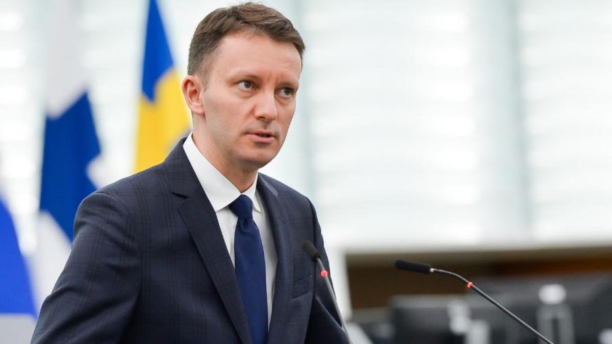 Siegfried Muresan Un presedinte ce sfideaza Europa ne lasa fara fonduri UE