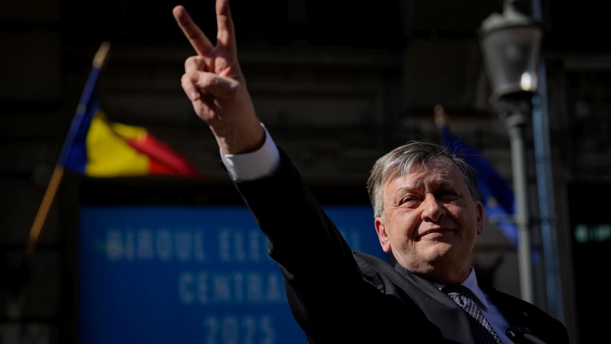 Crin Antonescu anunta lansarea unui podcast