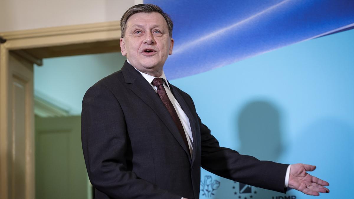 Crin Antonescu despre sustinatorii lui Ilie Bolojan Ma deranjeaza Au aparut brusc si organizat