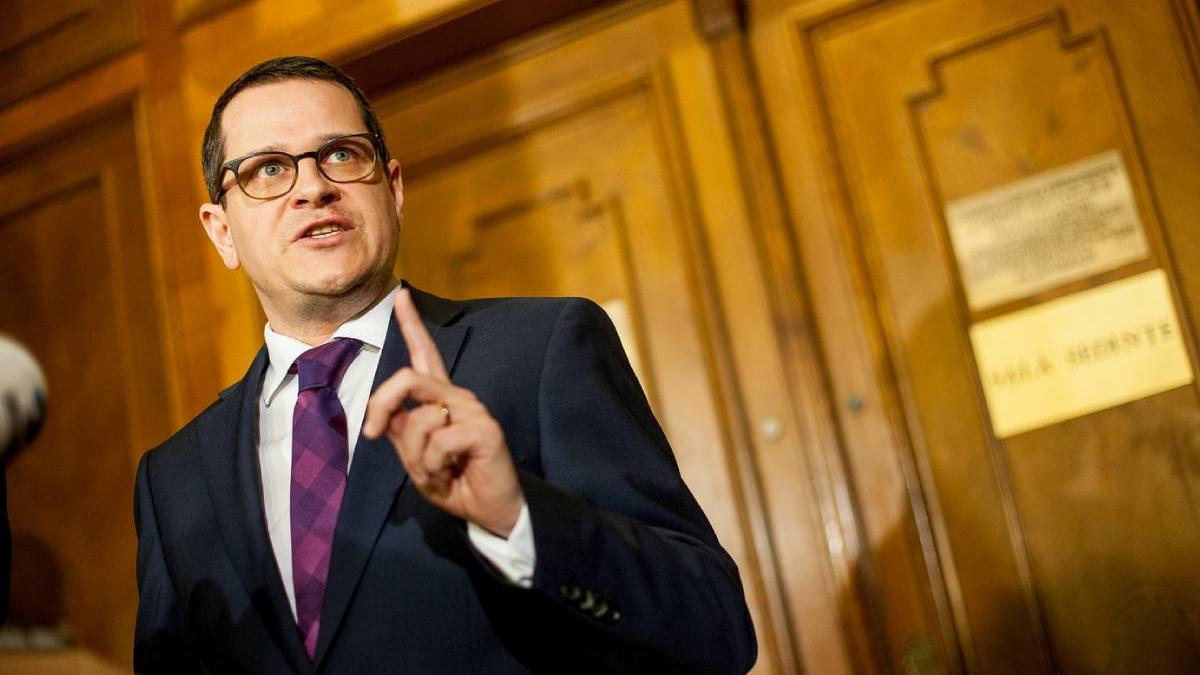 Eduard Hellvig sfaturi pentru citirea hartiilor serviciilor Cu rezerve precautie dubii