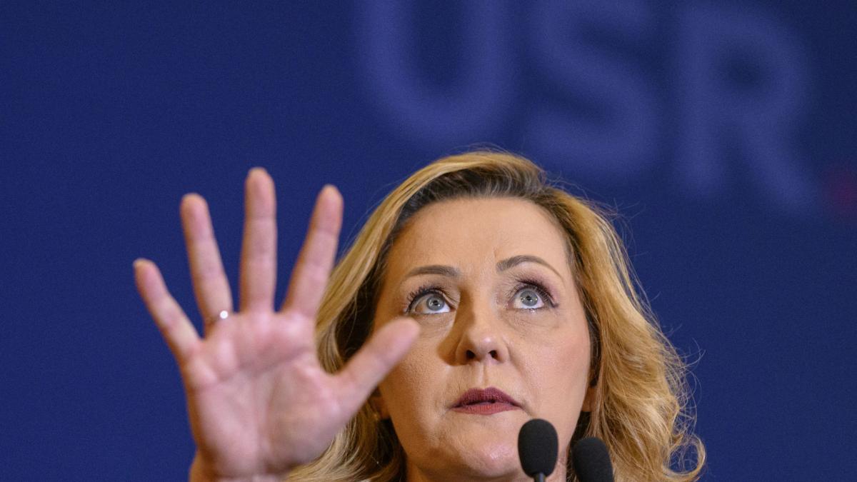 Elena Lasconi Bolojan ramane optiunea mea de premier USR niciodata cu Ciolacu premier