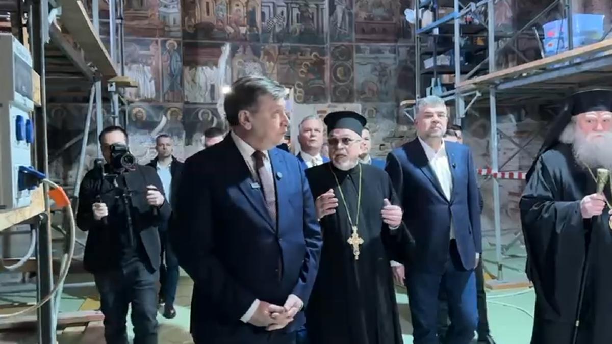 Inaintea intalnirilor politice Ciolacu si Antonescu au vizitat o manastire si au discutat cu IPS Calinic Suceveanul