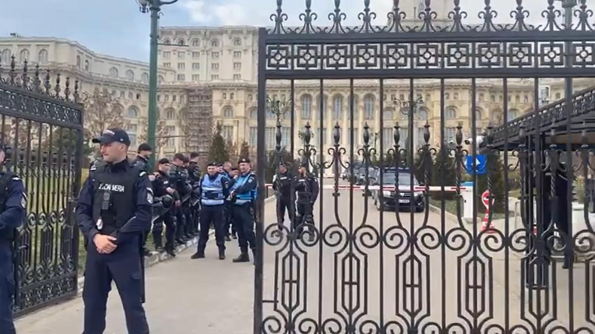 Sedinta decisiva pentru Calin Georgescu la CCR Masuri de securitate sporite in Parlament