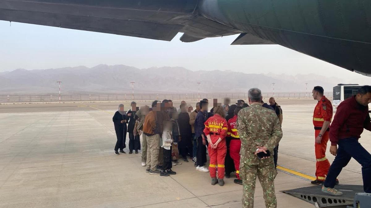 18 pacienti din Gaza transportati in Romania cu avion militar