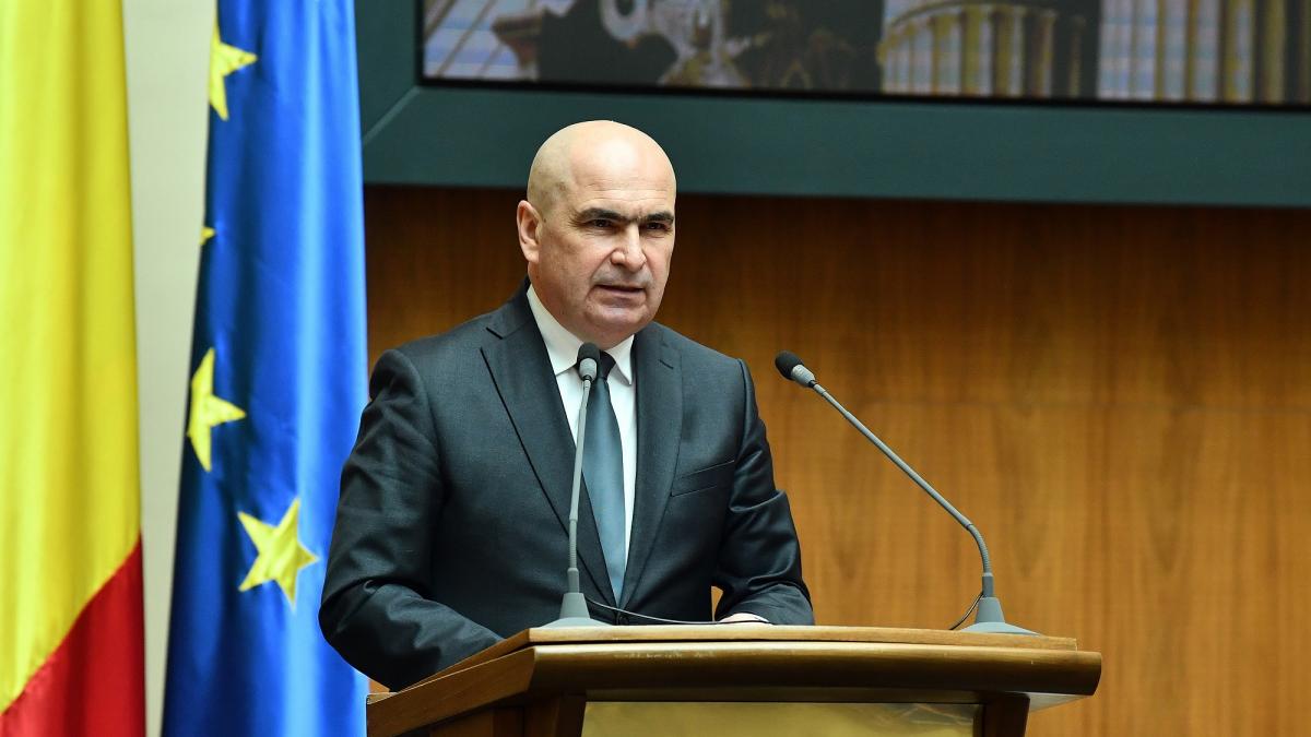 Bolojan a cerut reexaminarea legii ce aproba OUG privind reorganizarea ministerelor si institutiilor