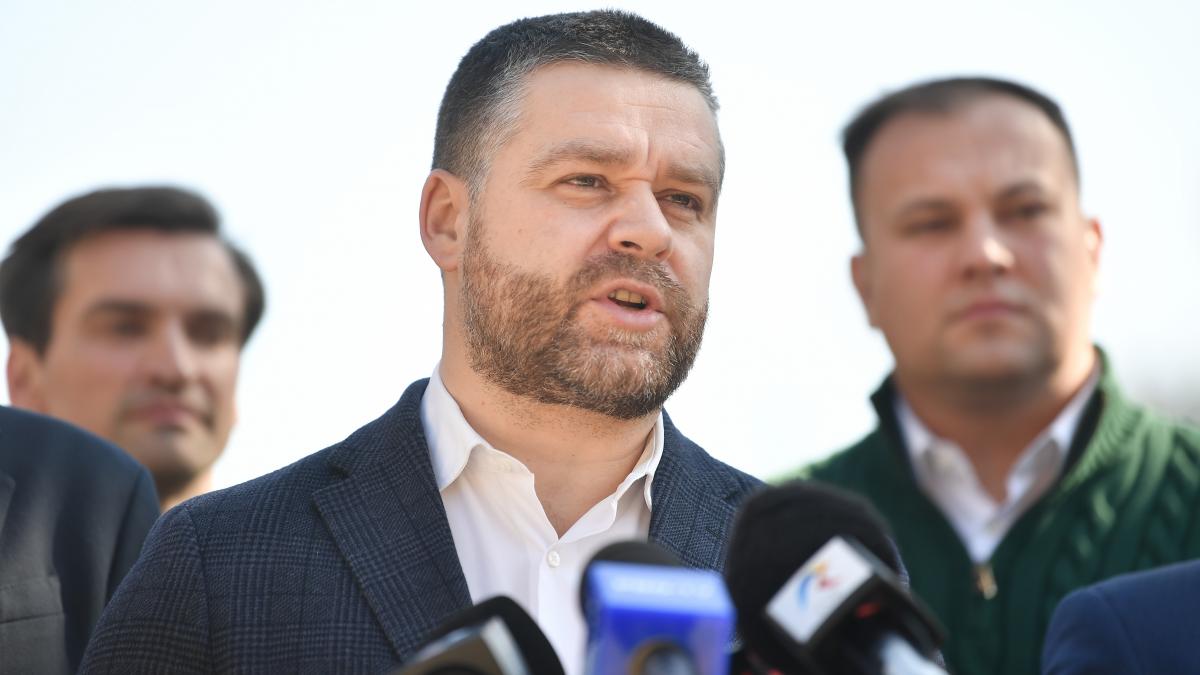 Ciprian Ciucu a dat in judecata MApN Primarul a contestat autorizatia de construire a unui hotel