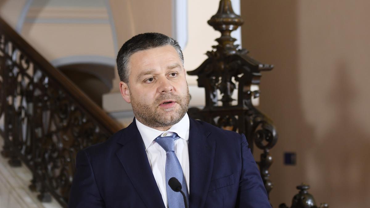 Ciprian Ciucu il acuza pe Nicusor Dan ca intarzie proiectele din Bucuresti Semnatura finala ii apartine Si asteptam