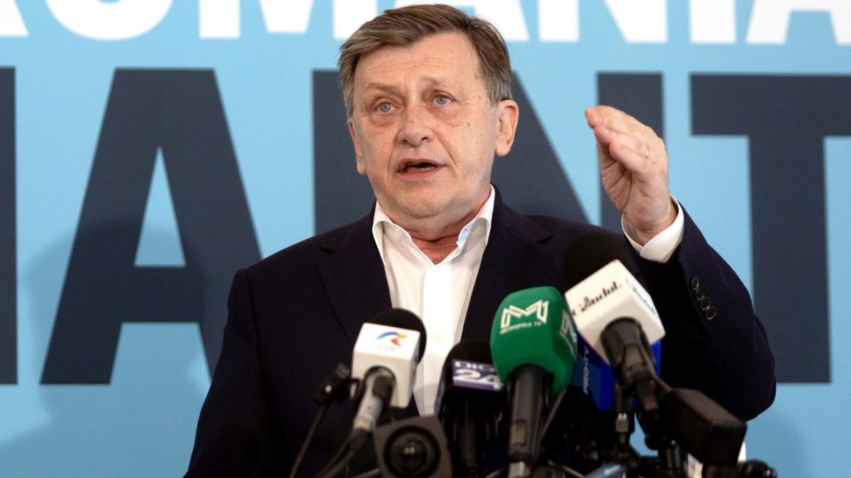 Crin Antonescu catre Nicusor Dan Nu am improprietarit dezvoltatori rechini sau alte animale