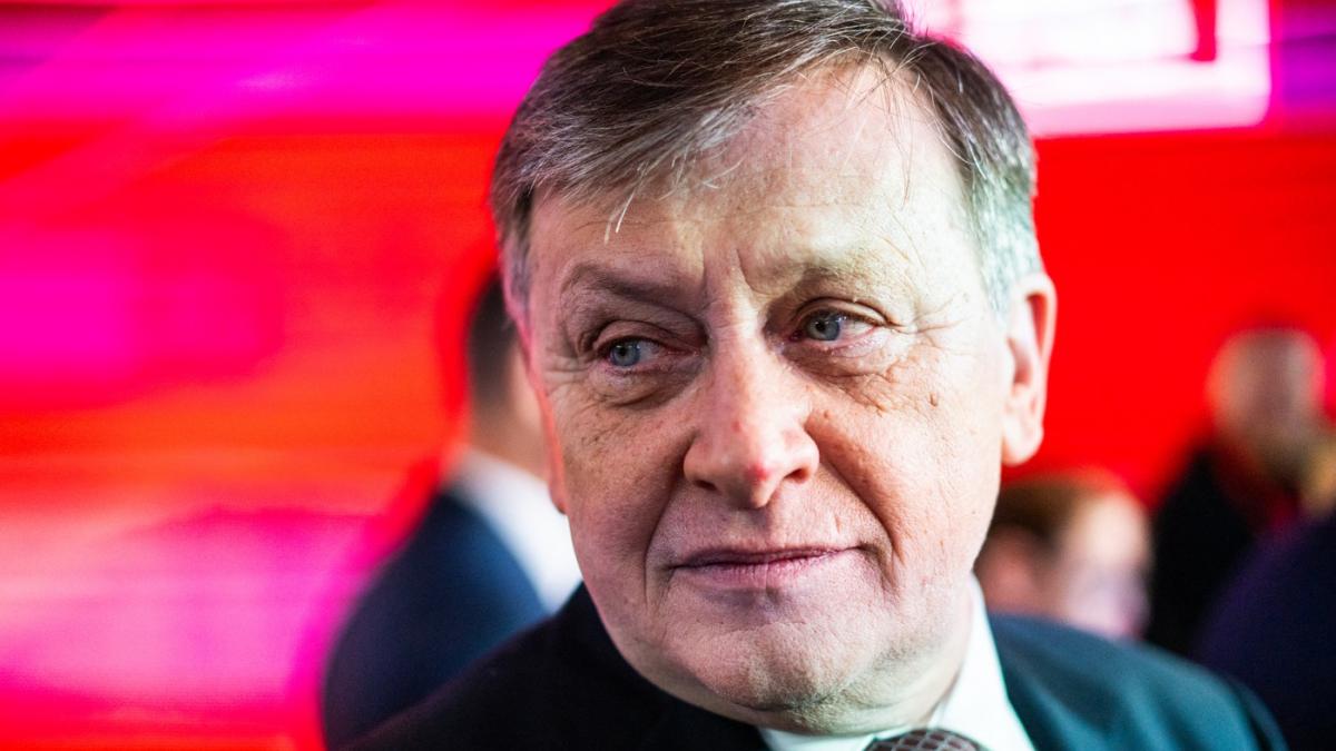 Crin Antonescu despre Viktor Orban Nu impartasesc multe opinii si pozitii cu el dar este o personalitate a Europei un model