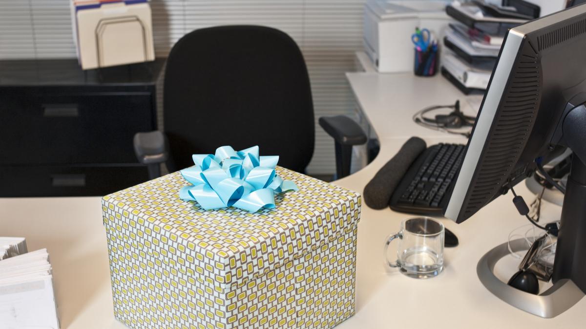 Reguli stricte de etica in ministere Fara cadouri pentru ministri secretari consilieri cu unele