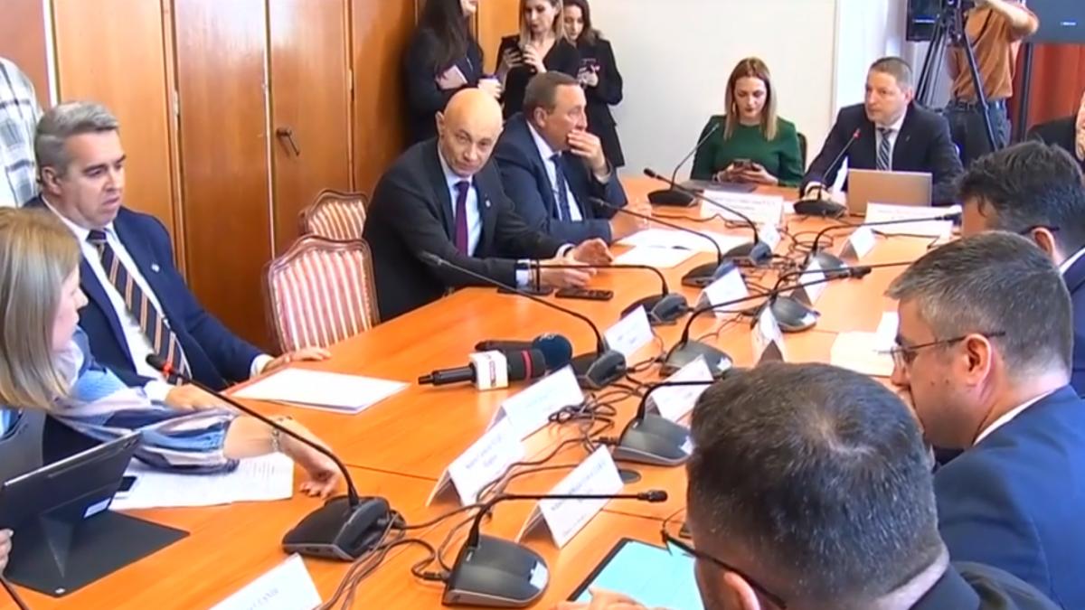 Scandal in Senat pe tema pensiilor speciale