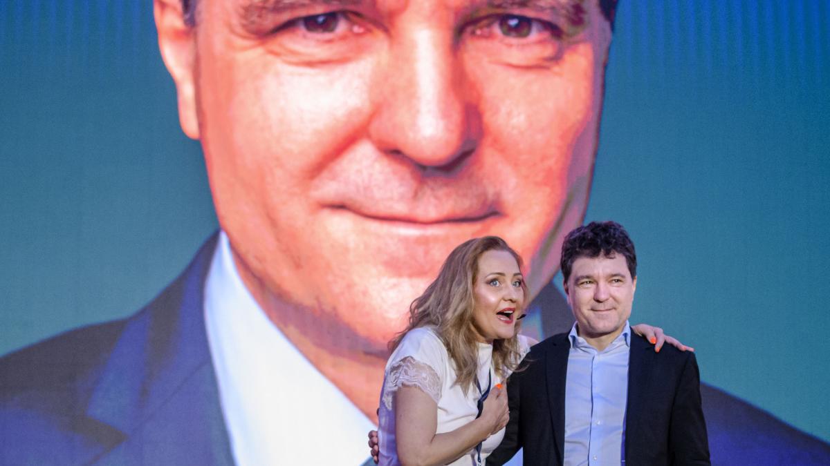 Scantei intre Lasconi si Dan pe tema puciului din USR Nicusor viclean copil de casa