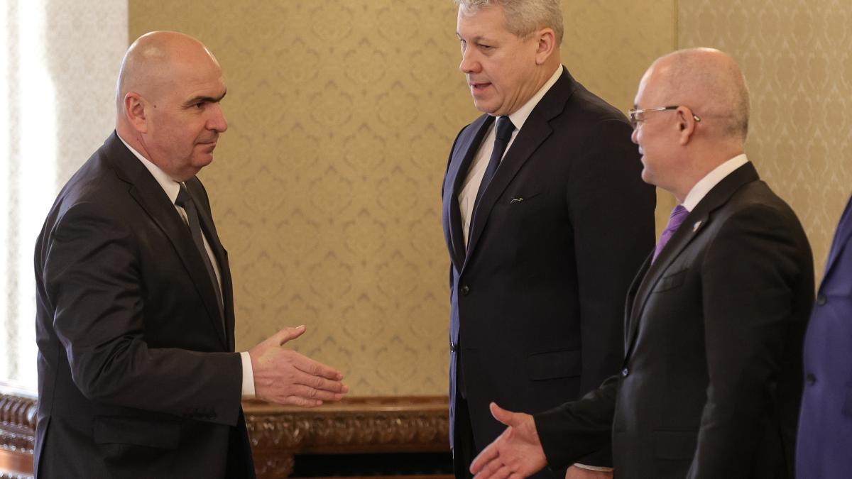 Surse Emil Boc posibil judecator la CCR Cine vizeaza cele trei posturi vacante