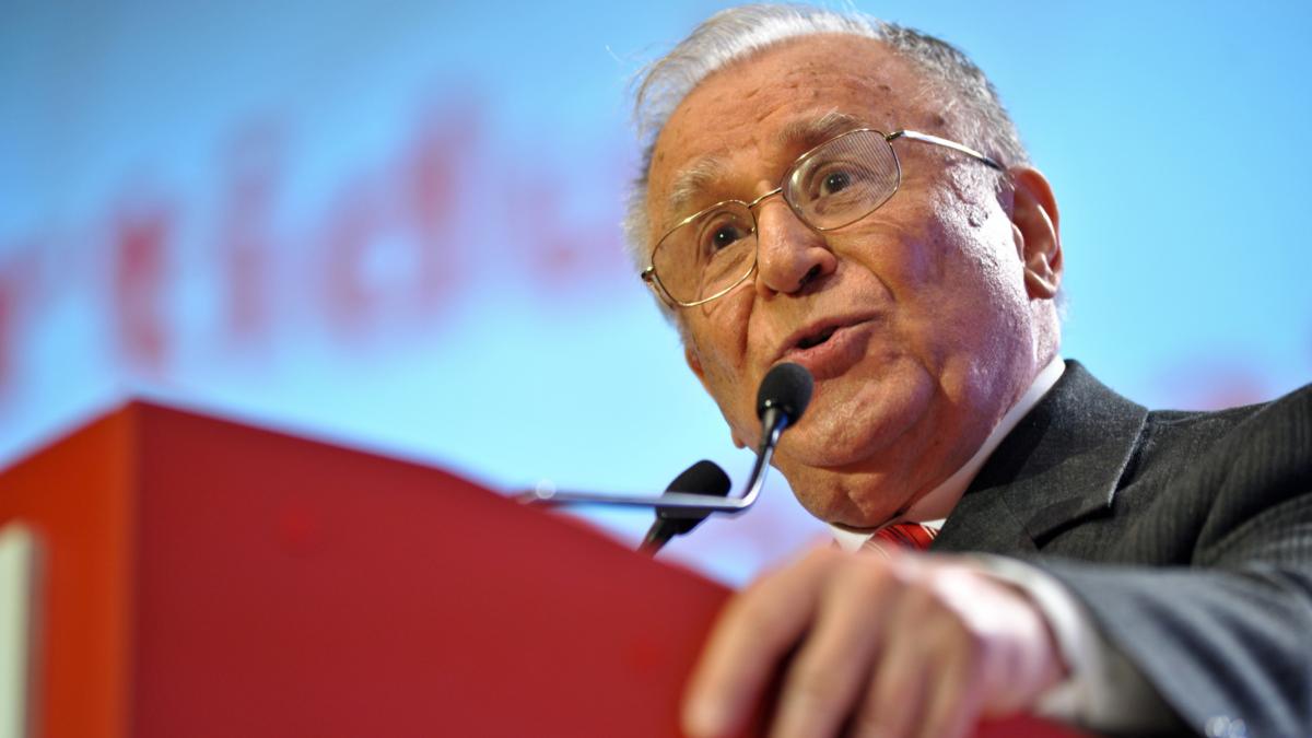 Ion Iliescu a transmis un mesaj angajatilor SPP Oameni echilibrati dedicati integri si discreti
