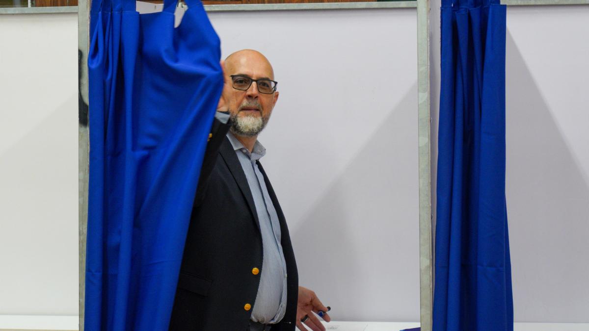 Kelemen Hunor Nicusor Dan poate castiga dar va fi strans