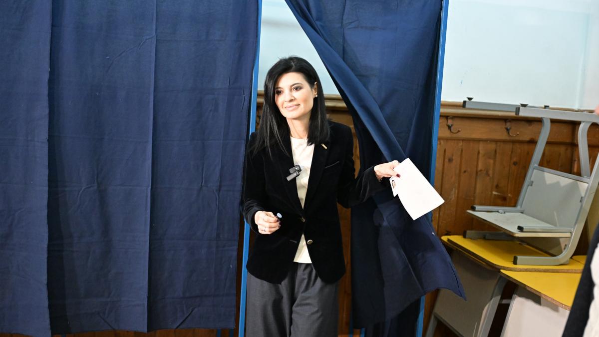 Lavinia Sandru Multumesc tuturor celor care au votat azi