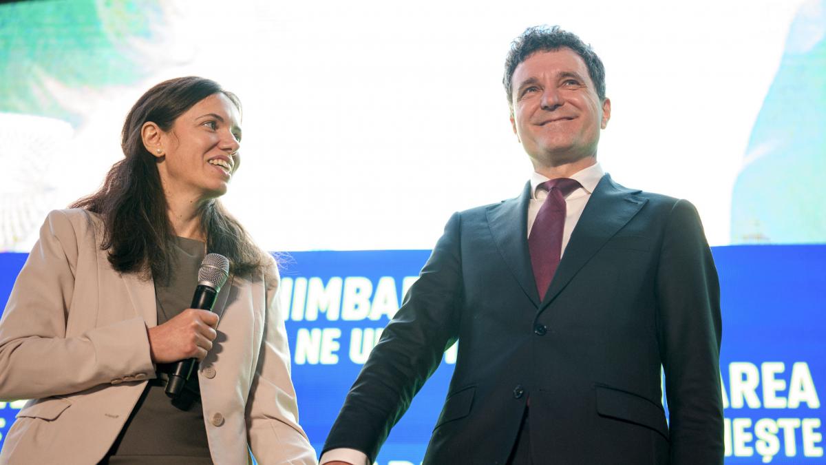 Nicuser Dan a anuntat ca se insoreste Dar in familie