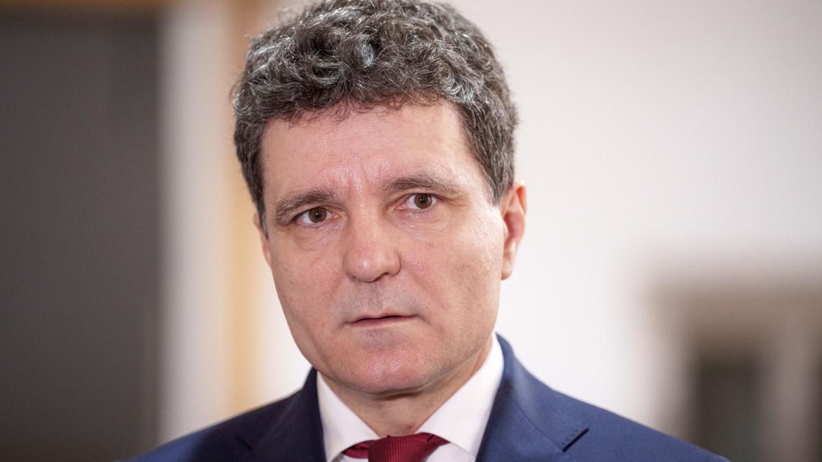 Nicusor Dan a calculat cati romani trebuie sa voteze