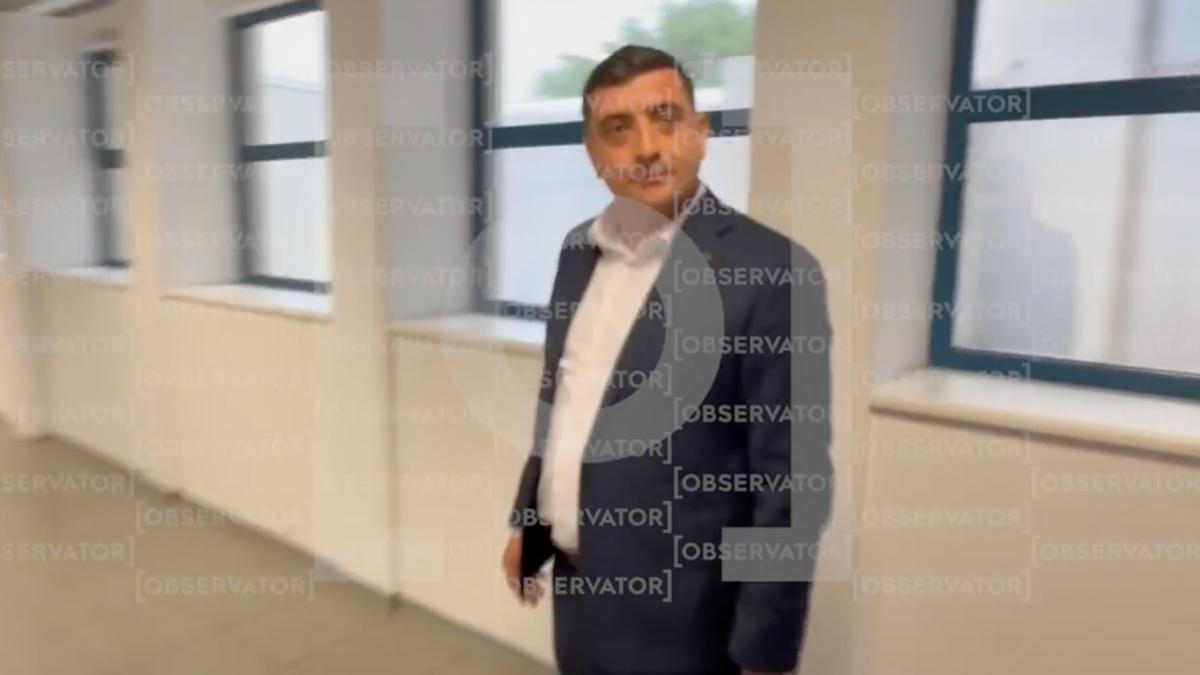 Simion s a ntors in tara O doamna l a intrebat de ce fuge de dezbateri Succes votati l pe Nicusor Faceti ce stiti