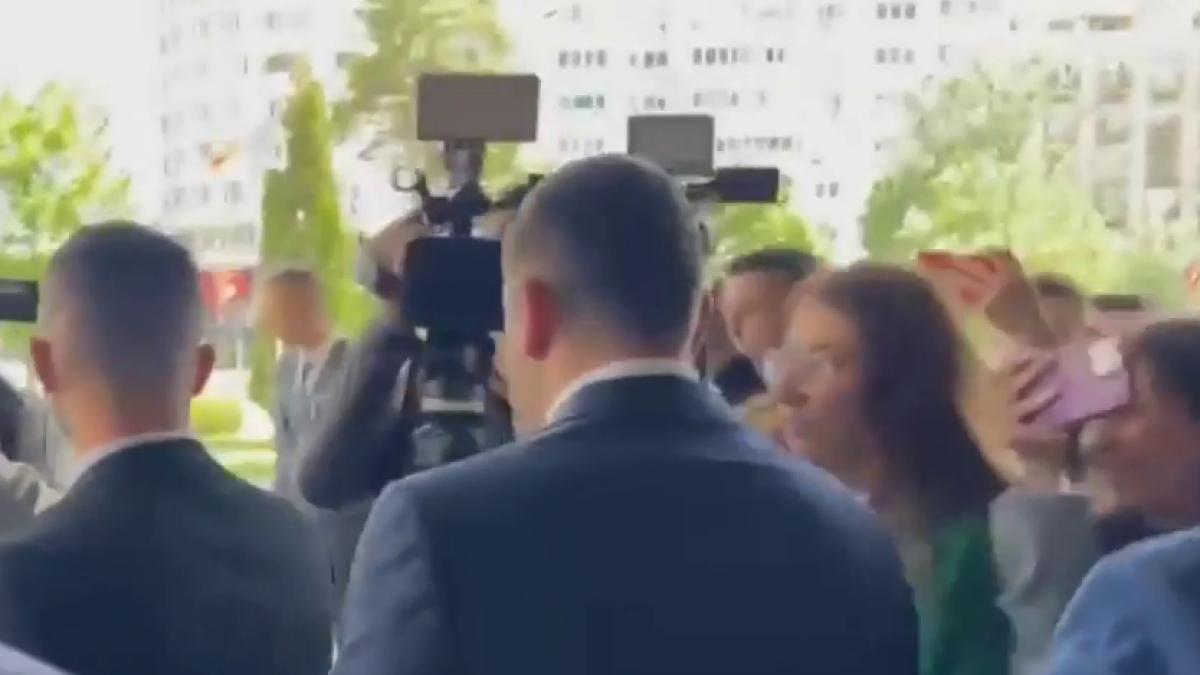 Simion scene violente dupa Congresul BNS A lovit un SPP ist cu cotul