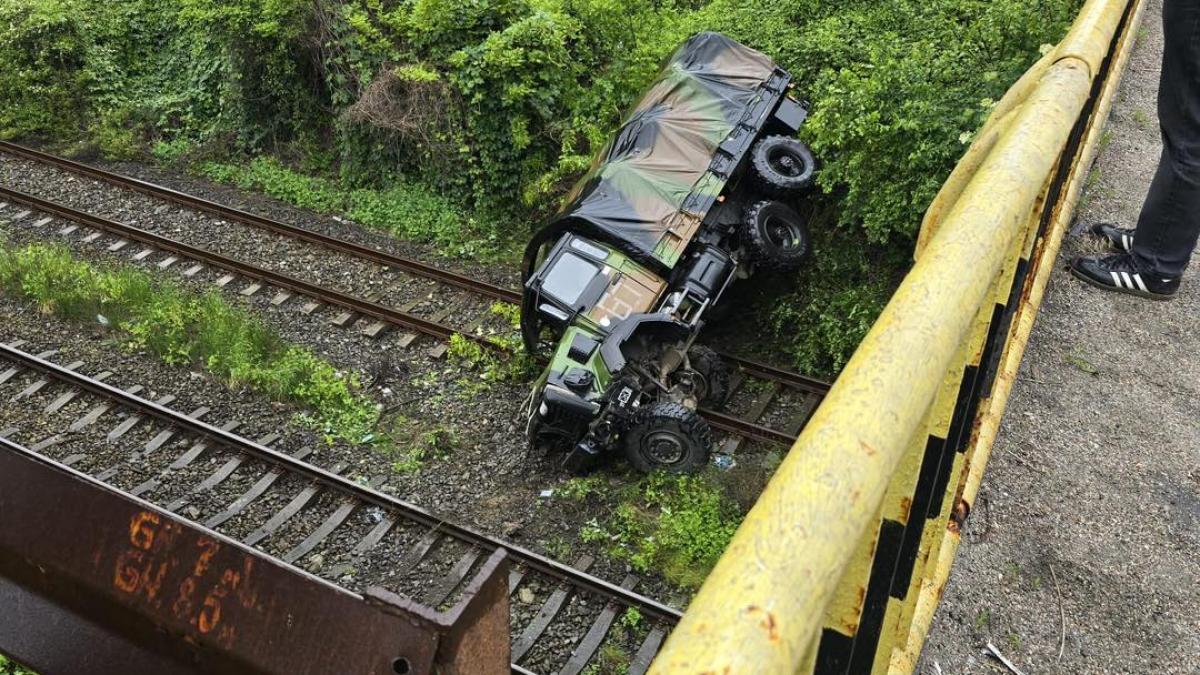 camion militar rasturnat in valcea soldati raniti