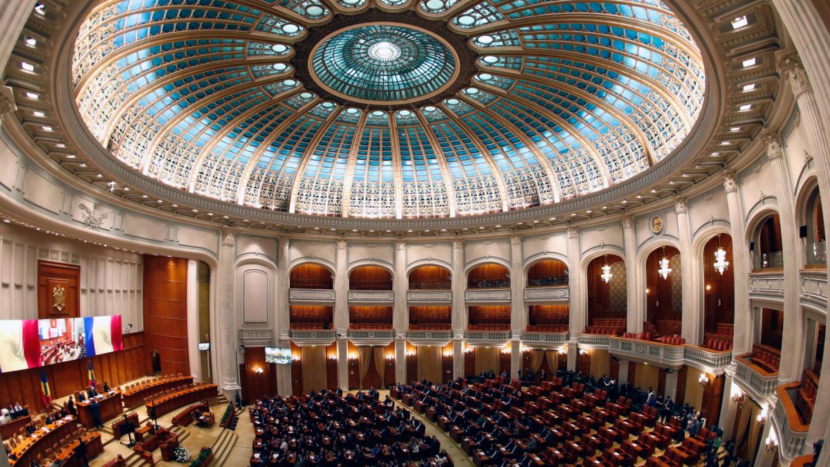 20 de parlamentari primesc chirie de la stat desi au case