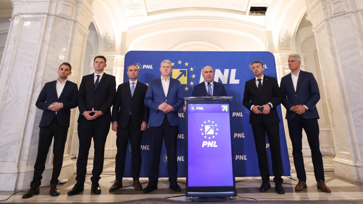 Cine sunt cei 4 ministri validati de PNL in Guvern