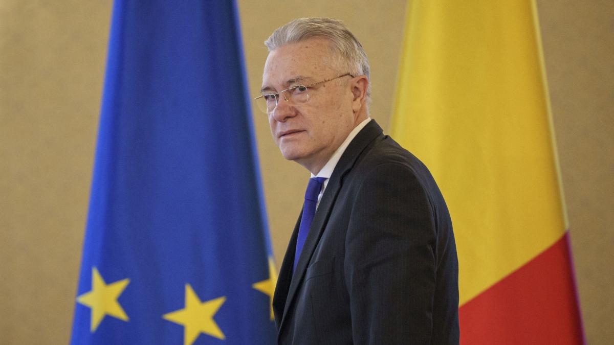 Cristian Diaconescu ramane consilier prezidential pentru aparare