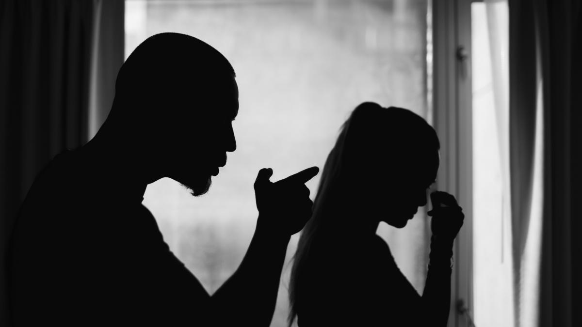 Deputatii au votat pedepse mai dure pentru agresori