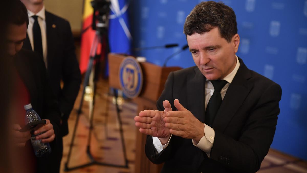 Nicuser Dan se intalneste zilnic cu liderii partidelor