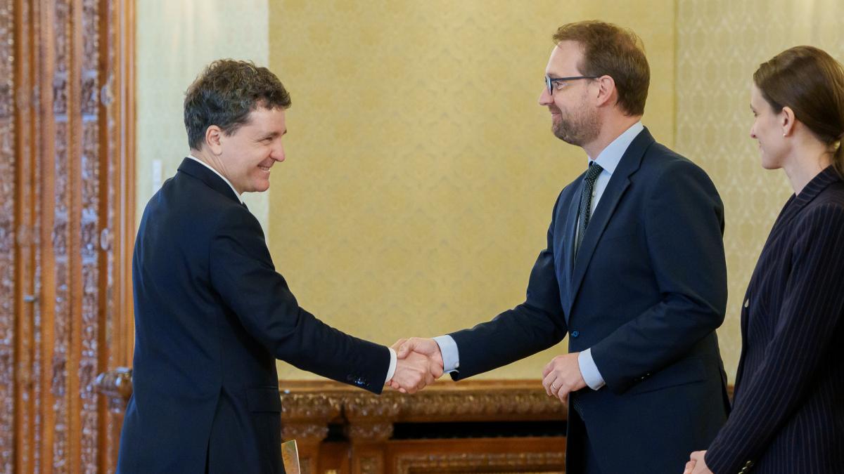 scandal pe ministere usr nu renunta la ministere pentru udmr