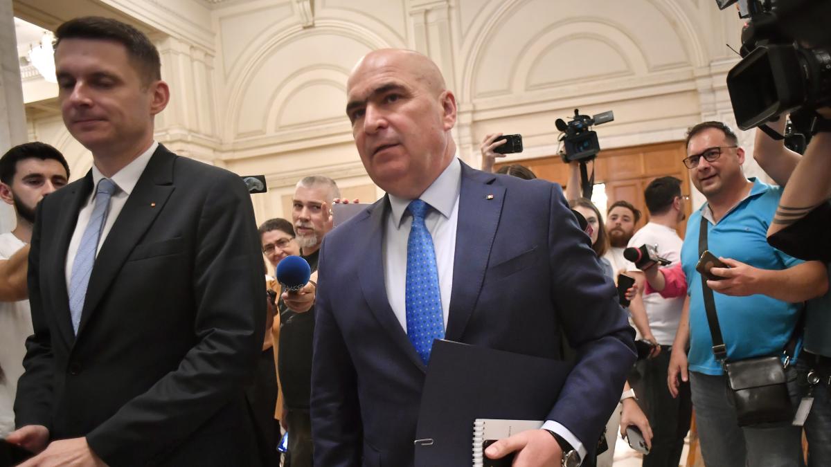 Bolojan anunta masuri fiscale Datoriile anuleaza drepturile de stat