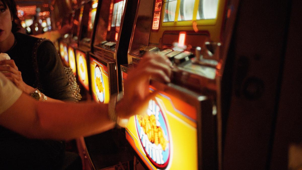 Cseke Attila Primarii vor autorizaj jocurile de noroc