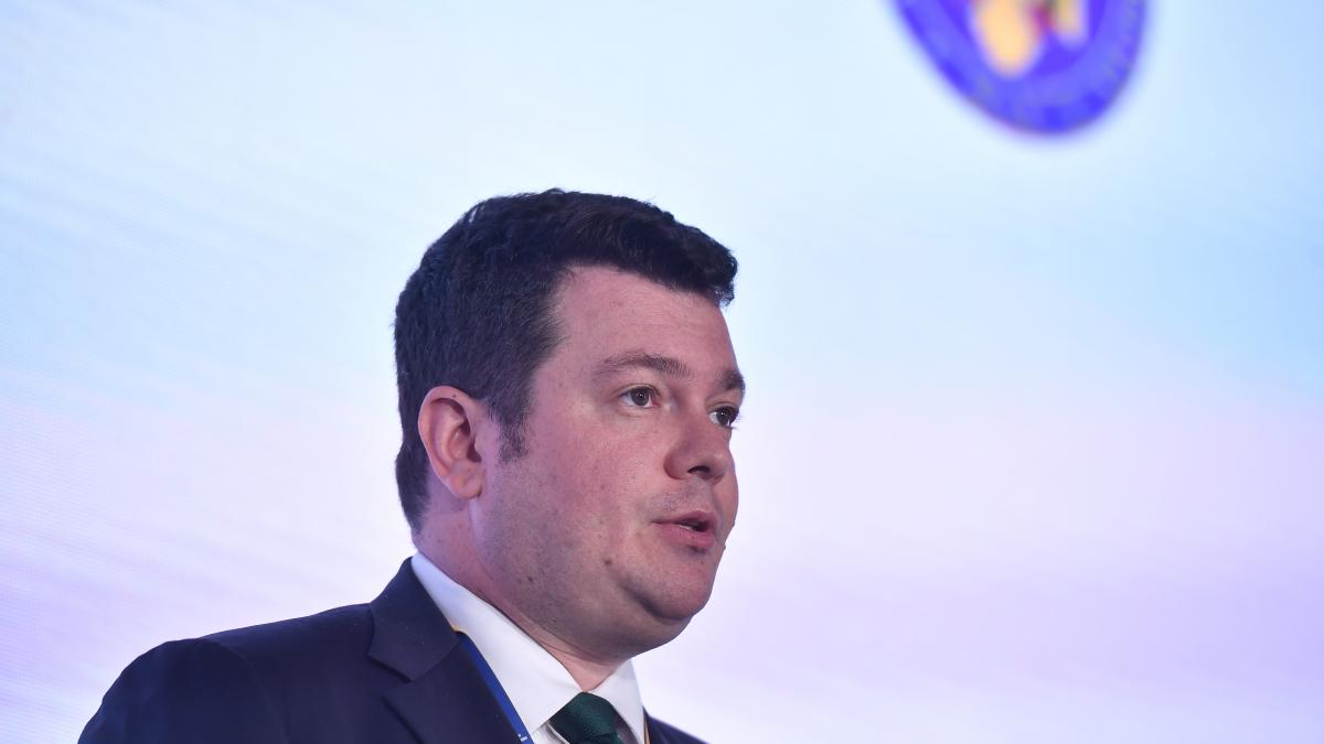 Directorul Nuclearelectrica Cosmin Ghita renunta la salariu