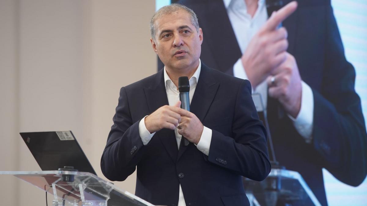 Florin Jianu critica cresterea taxelor Va duce la stagnare