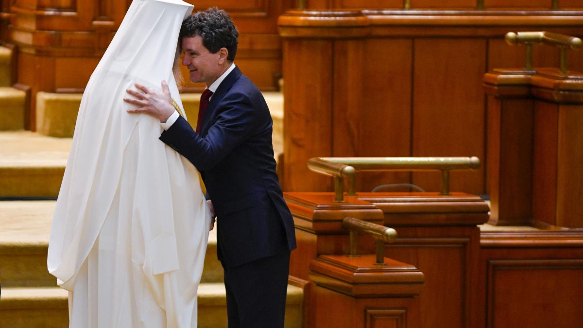 Nicisor Dan la Sfanta Liturghie de la Patriarhie