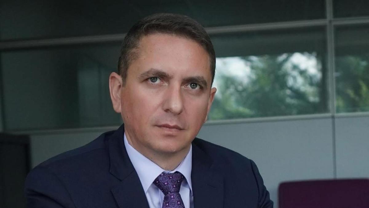 Seful institutiei acuzate de spor de femeie renunta la 20 din salariu