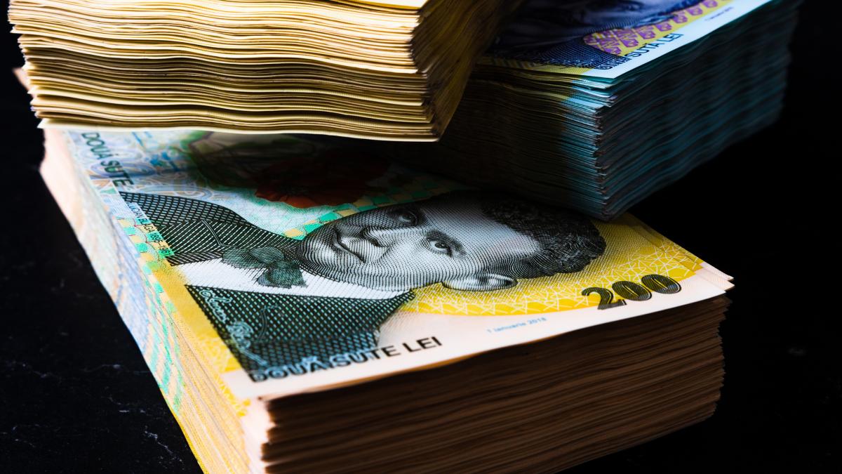 Super smecherii de la AMEPIP i salariile uriae