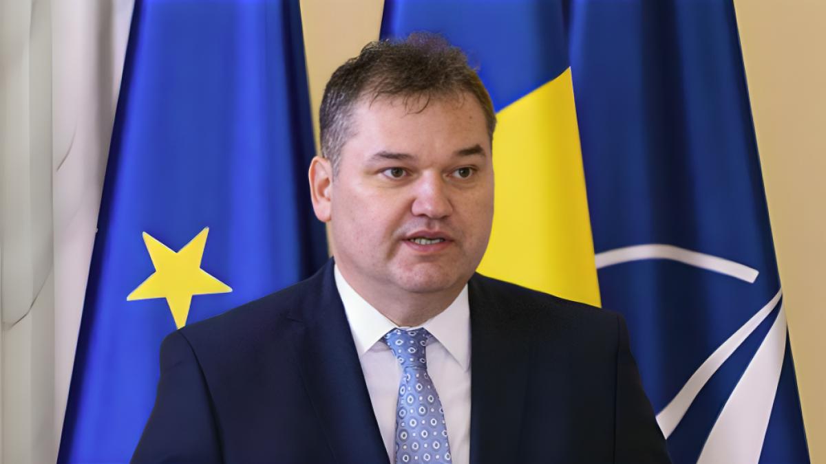 Ministrul Dezvoltarii anunta reduceri de posturi publice