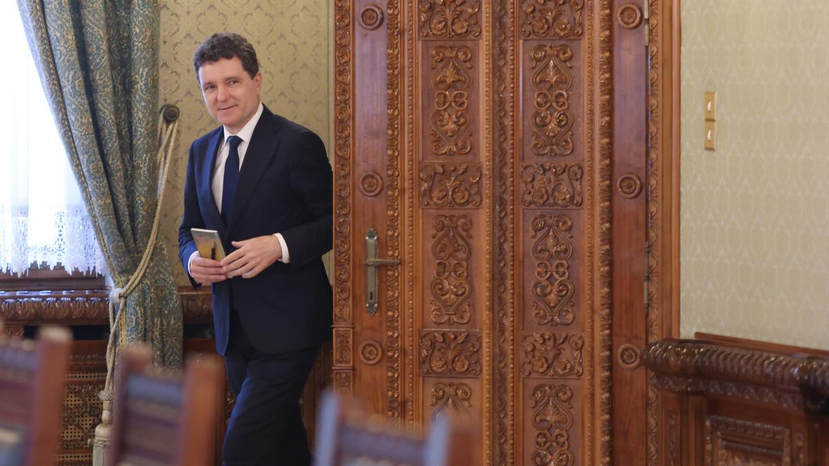 Nicisor Dan consulta la Cotroceni despre pensiile speciale