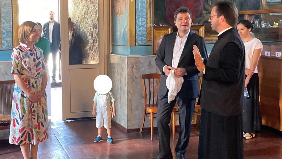 Nicusor Dan si Maia Sandu au vizitat o biserica si un centru social langa Chisinau