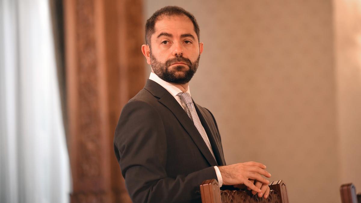 Radu Burnete Salarizarea publica in Romania e confuza si sporurile trebuie eliminate