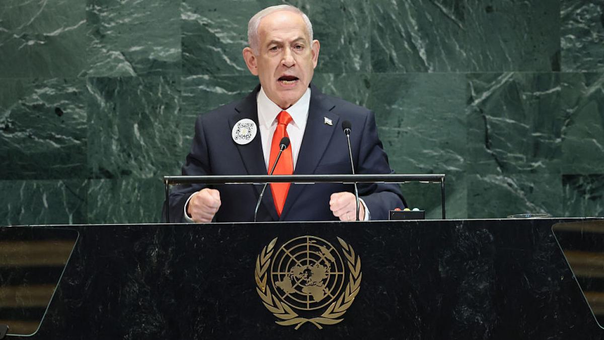 Benjamin Netanyahu a adus recuzita la ONU cod QR harta a axei terorii si teste pentru diplomati