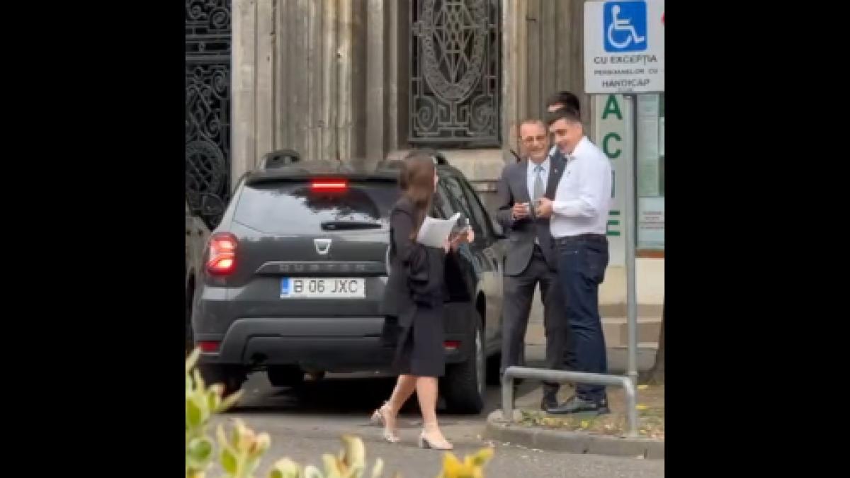 George Simion a parcat o masina a Camerei Deputatilor pe un loc pentru persoane cu dizabilitati