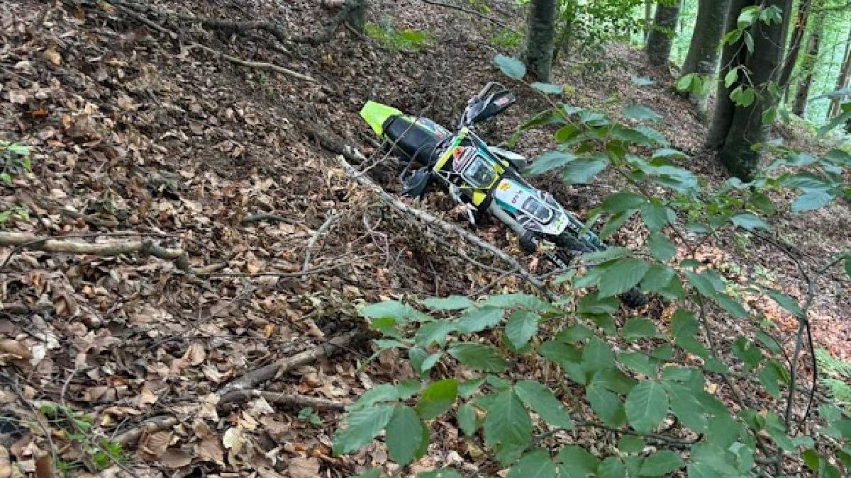 Motociclist ranit in padure salvat de SMURD