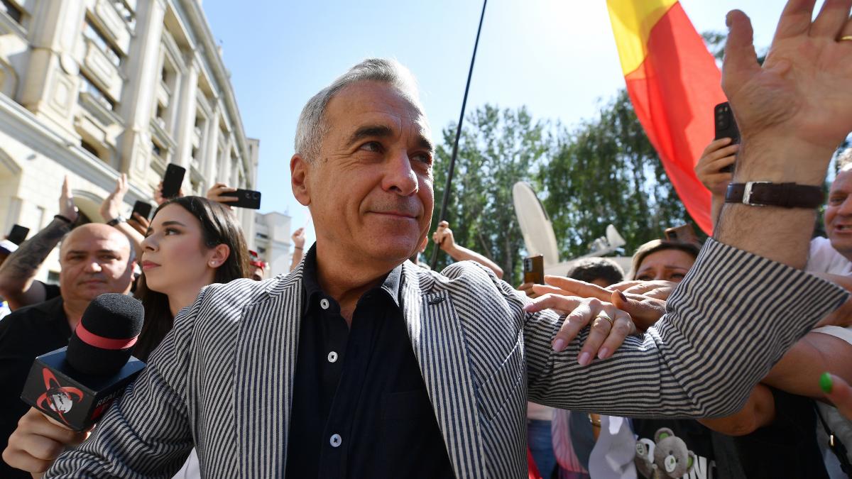 Surse Calin Georgescu are rezidenta in Romania din 2024