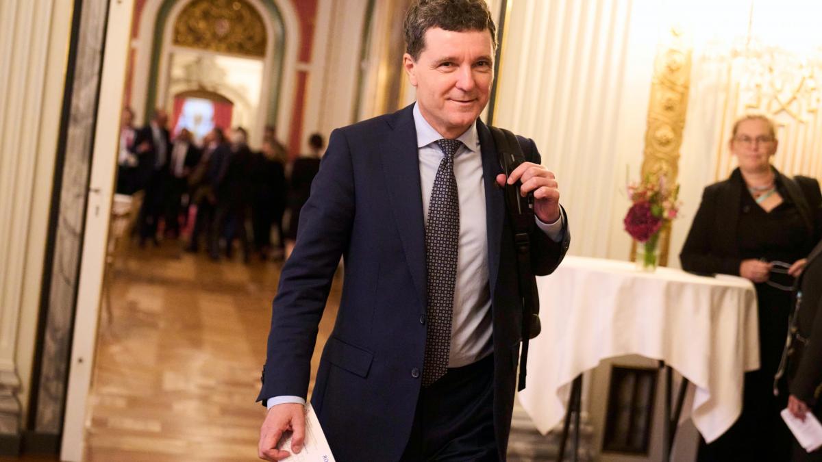 Nicuor Dan raspunde intrebarilor romanilor despre PSD